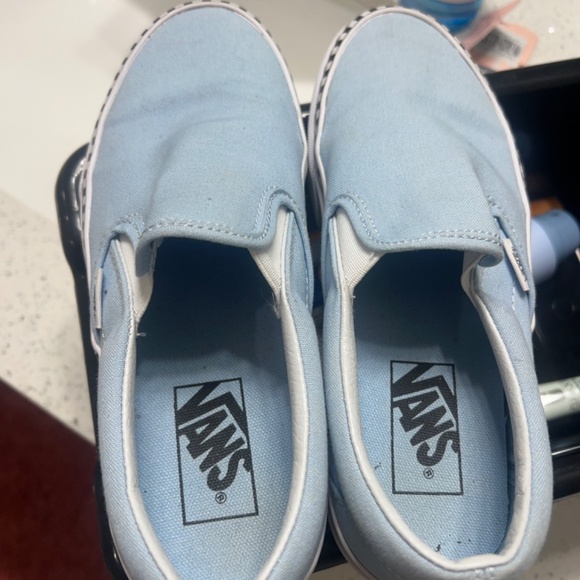 Vans - Picture 5 of 7